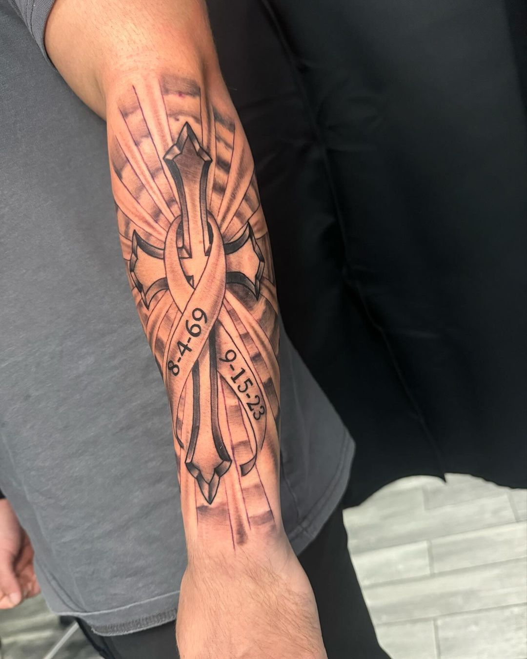sixer-tattoo-cross-ribbon-memorial